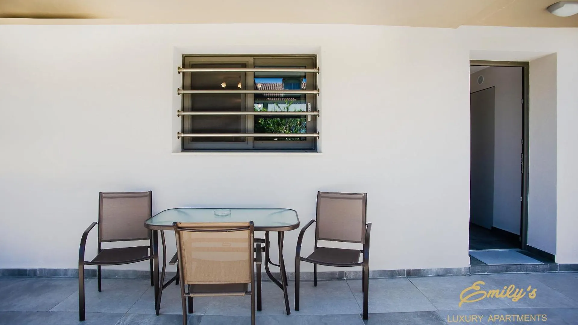 Emily'S Luxury Apartments/ Garden Аргостолион