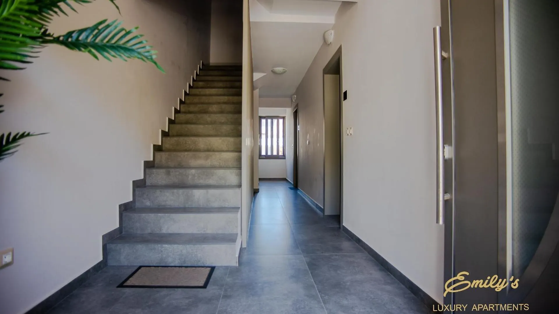 Emily'S Luxury Apartments/ Garden Аргостолион Греция
